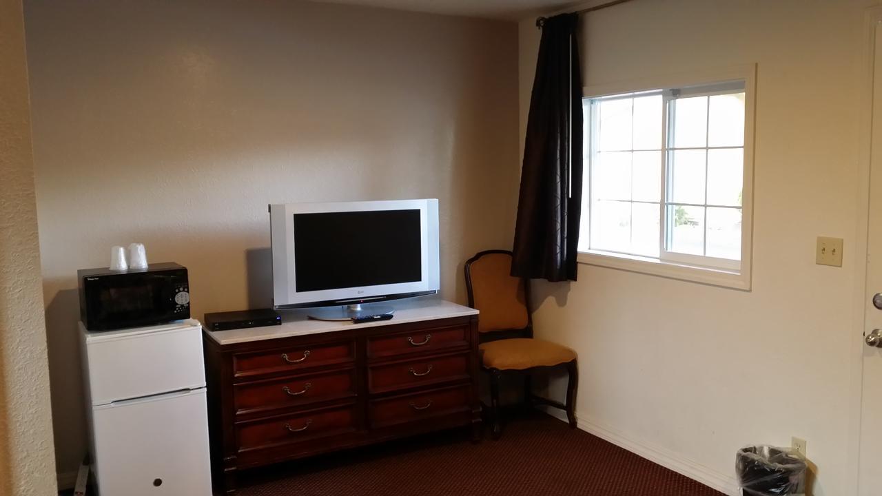 Redwood Inn Willits Bagian luar foto
