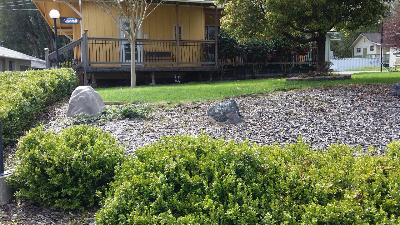 Redwood Inn Willits Bagian luar foto