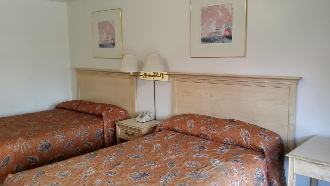 Redwood Inn Willits Bagian luar foto