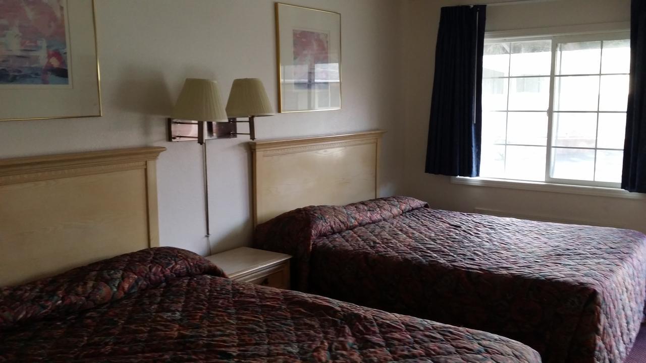 Redwood Inn Willits Bagian luar foto