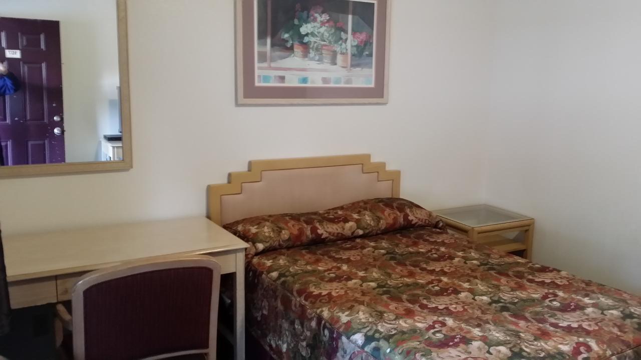 Redwood Inn Willits Bagian luar foto